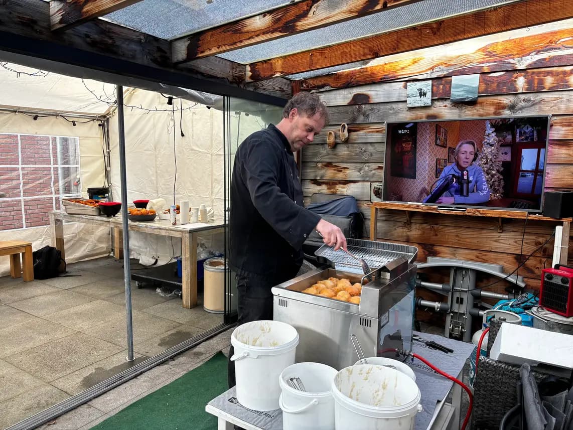 Marco bakt oliebollen